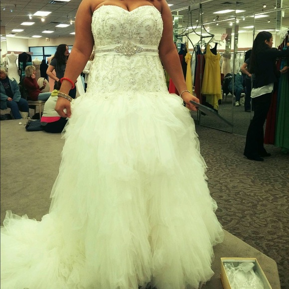 Tulle Plus Size Wedding Dress with Ruffled Skirt - Picture 2 of 2